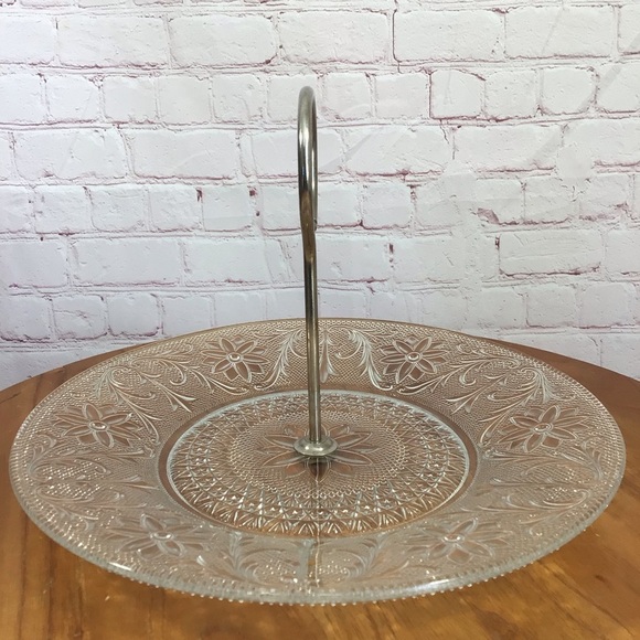Vintage Indiana Glass Clear Sandwich Tidbit Tray with Metal Handle - Picture 5 of 9